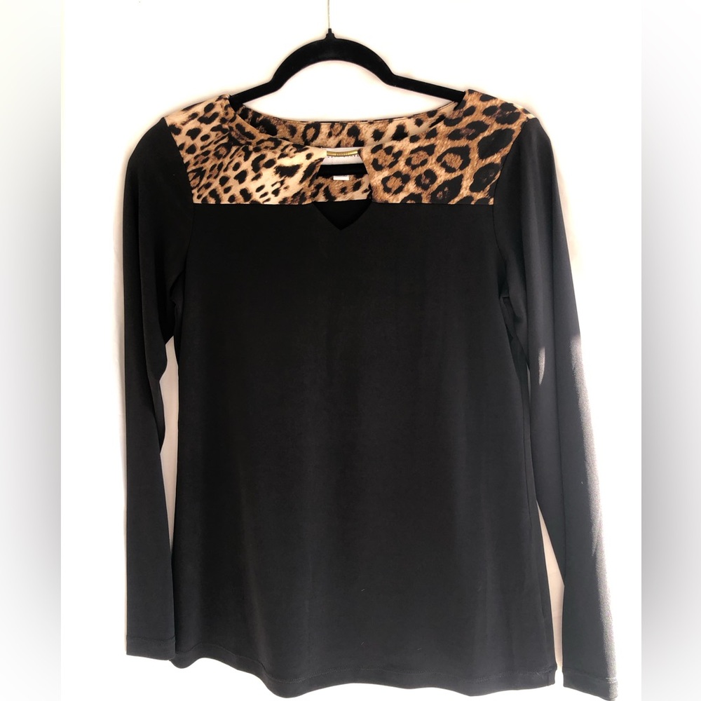 Susan Graver Women’s Long Sleeve Black/Brown Leopard Print top (XXS)